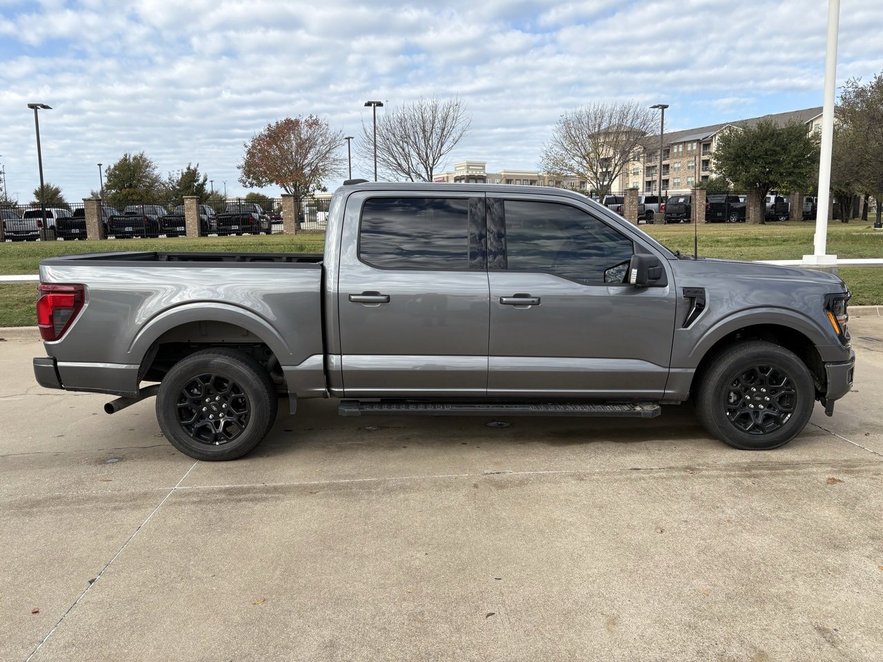 2025 Ford F-150 XLT photo 3