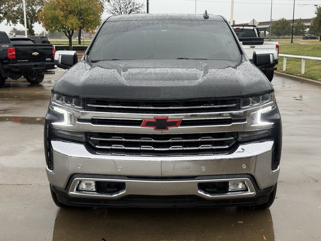 2022 Chevrolet Silverado 1500 LTZ photo 2