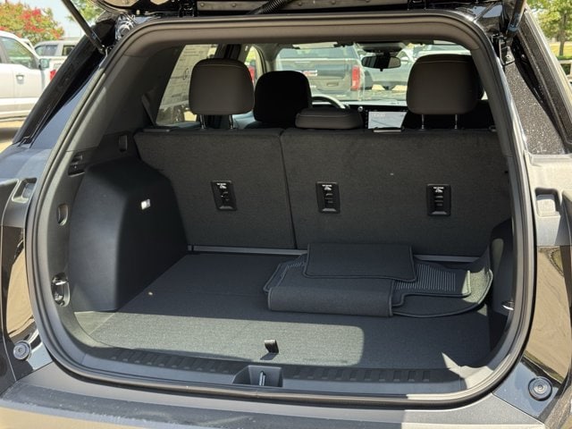 2027 Chevrolet Equinox LT - Photo 24