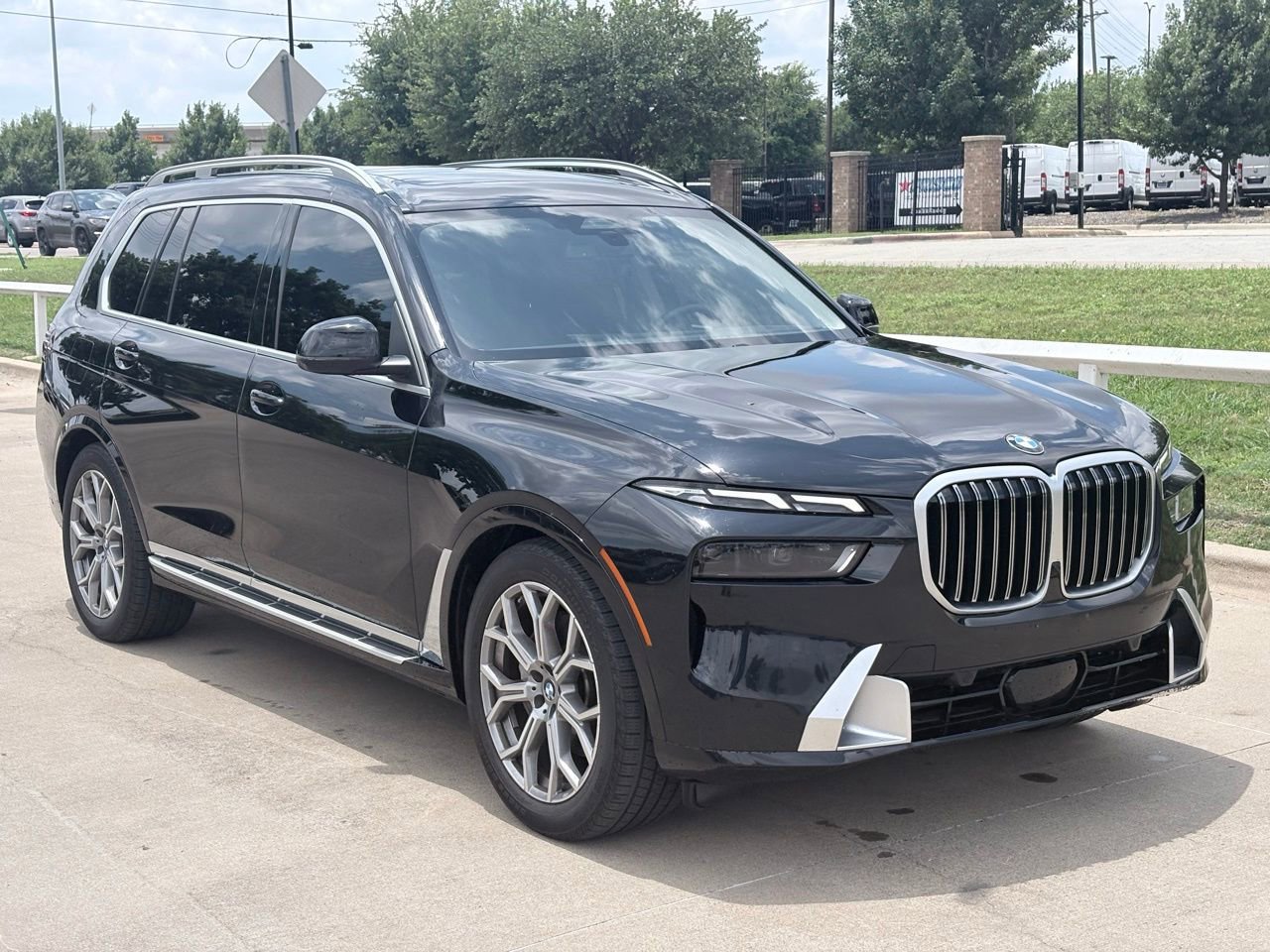 2025 BMW X7 xDrive40i's photo