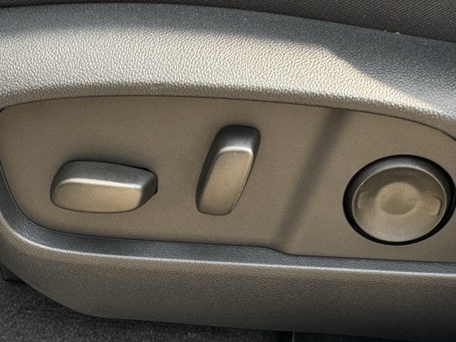 2027 Chevrolet Equinox RS - Photo 21