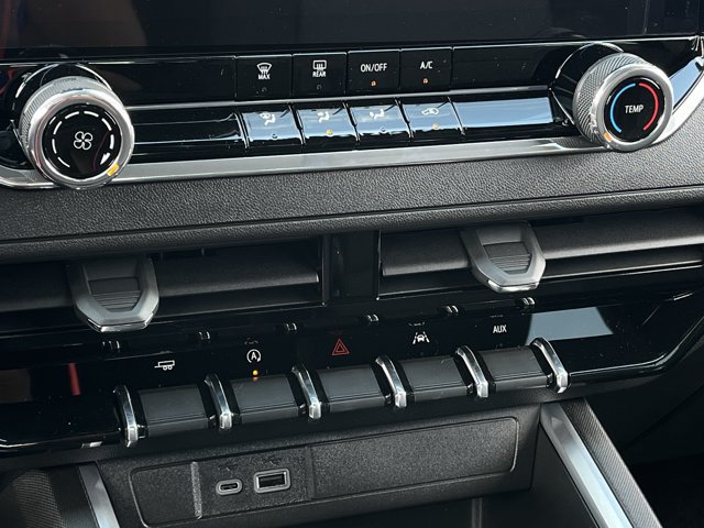 2026 Chevrolet Colorado WT - Photo 18