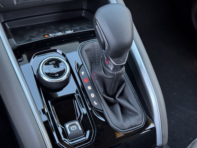 2026 Chevrolet Colorado ZR2 - Photo 14