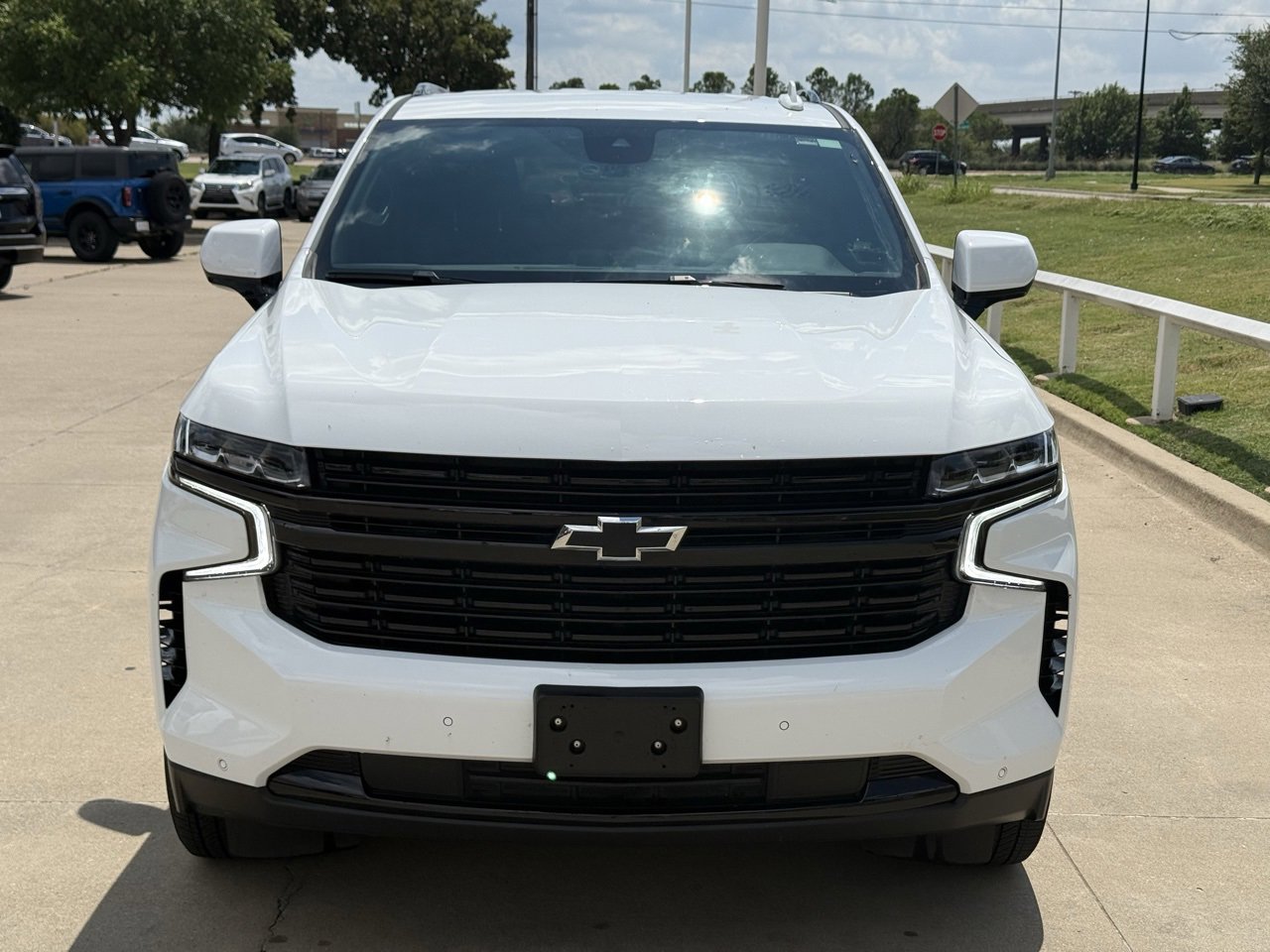 2023 Chevrolet Tahoe RST photo 2