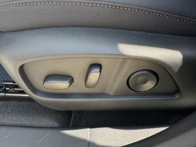 2027 Chevrolet Equinox LT - Photo 22