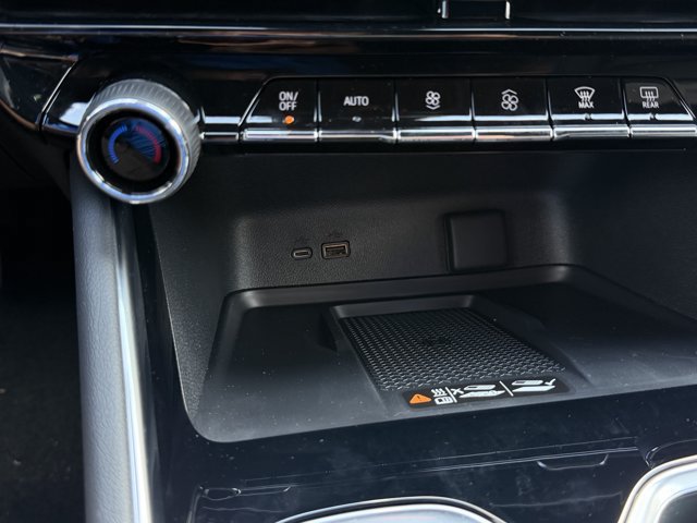 2027 Chevrolet Traverse LT - Photo 19