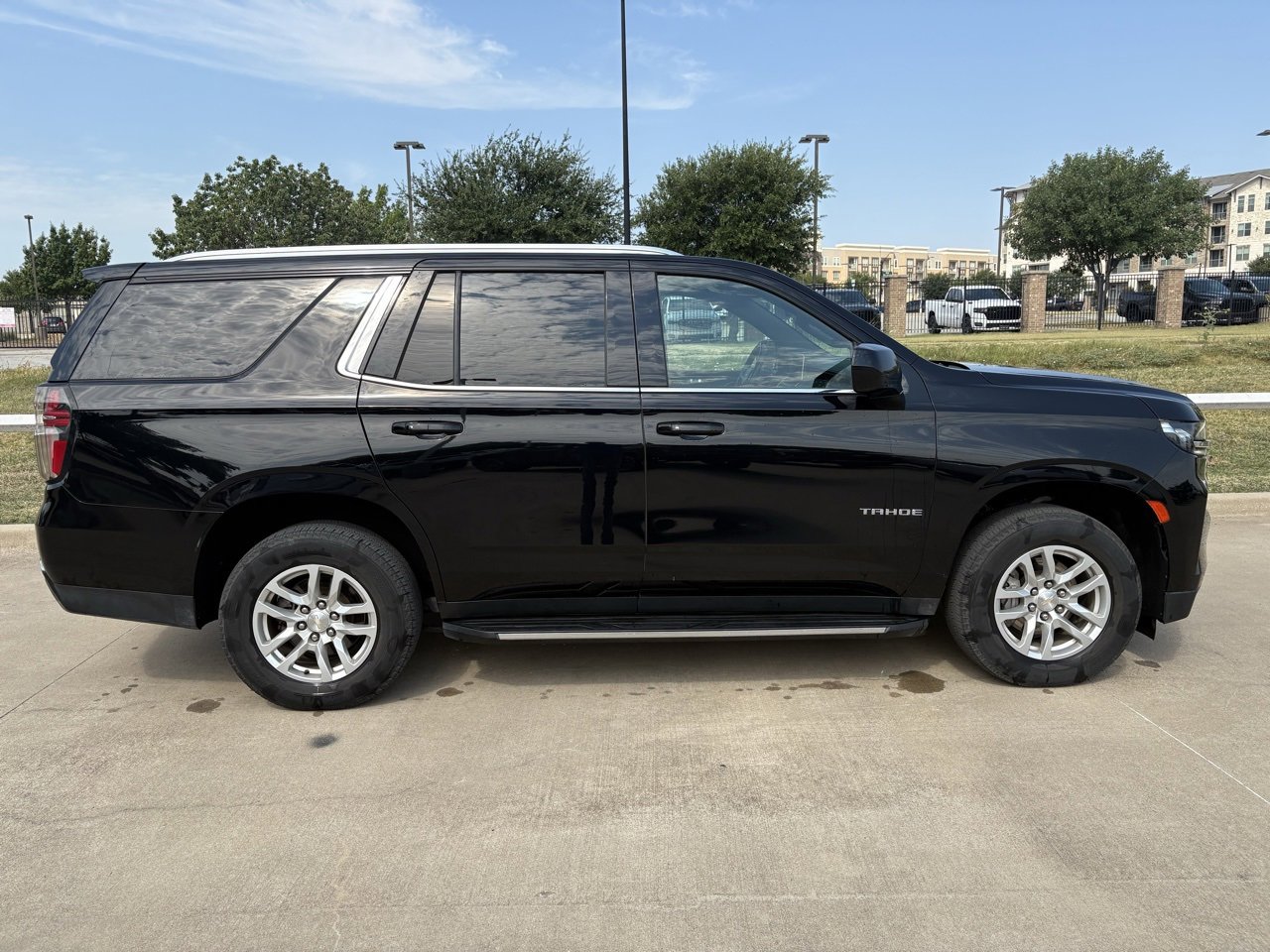 2022 Chevrolet Tahoe LT photo 3