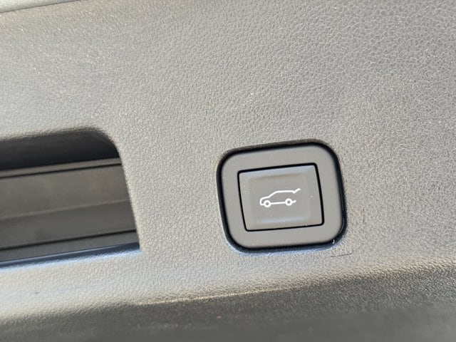 2027 Chevrolet Traverse LT - Photo 26
