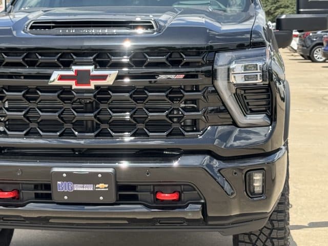 2026 Chevrolet Silverado 2500 HD ZR2 - Photo 9