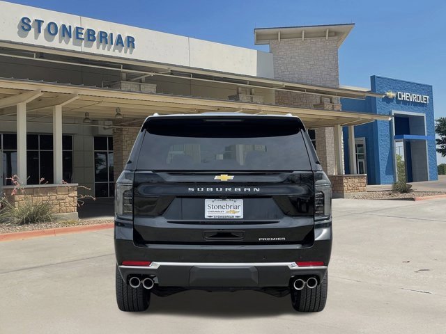 2025 Chevrolet Suburban Premier photo 3