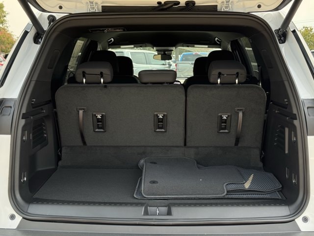 2027 Chevrolet Traverse LT - Photo 25