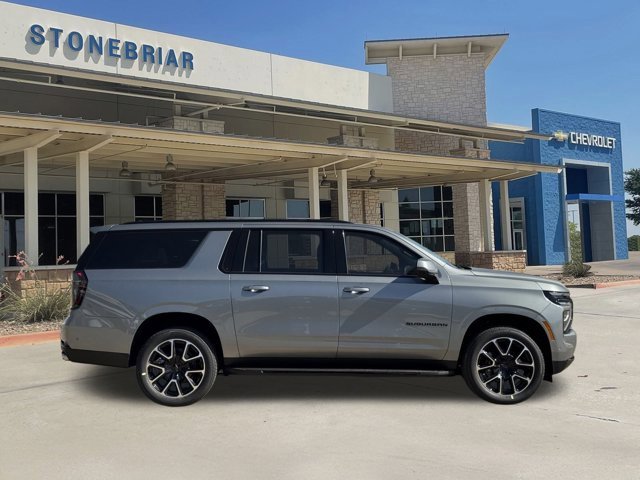 2026 Chevrolet Suburban RST photo 4