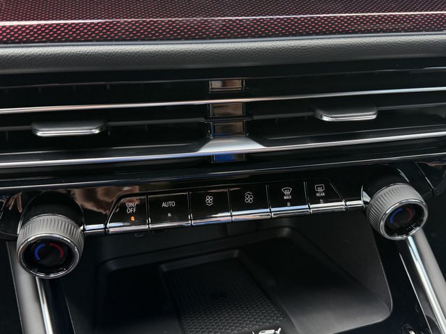 2027 Chevrolet Traverse RS - Photo 18