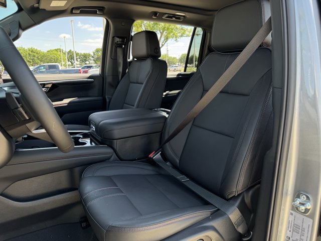 2026 Chevrolet Suburban RST - Photo 21