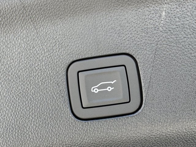 2026 Chevrolet Suburban RST - Photo 28