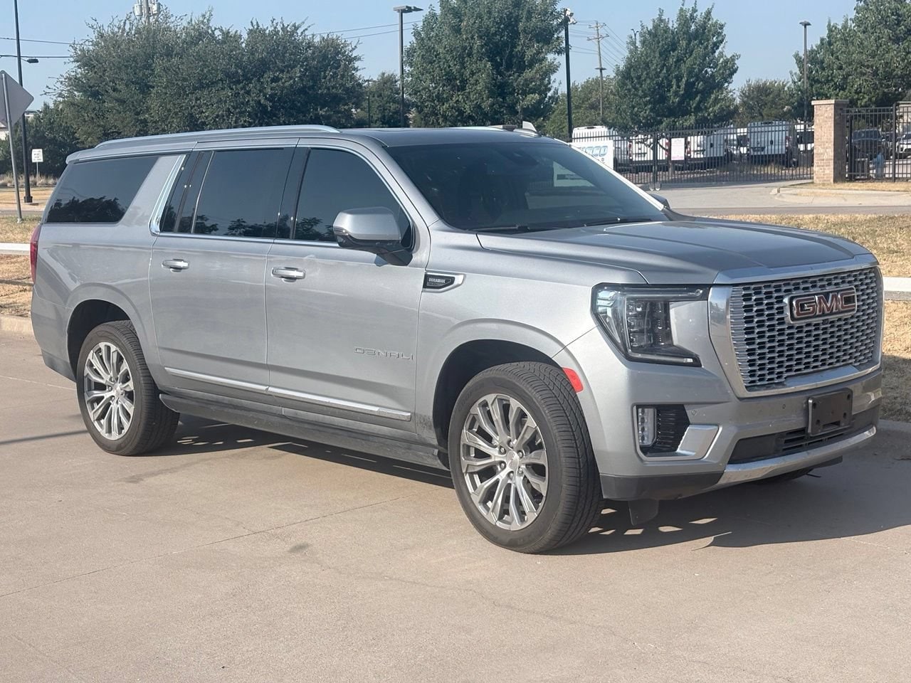 Sterling Metallic 2024 GMC Yukon XL SUV / Crossover Four-Wheel Drive Automatic
