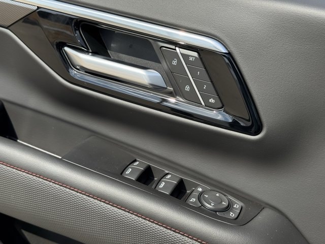 2026 Chevrolet Suburban RST - Photo 18