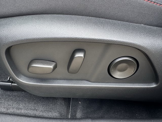 2027 Chevrolet Equinox RS - Photo 23