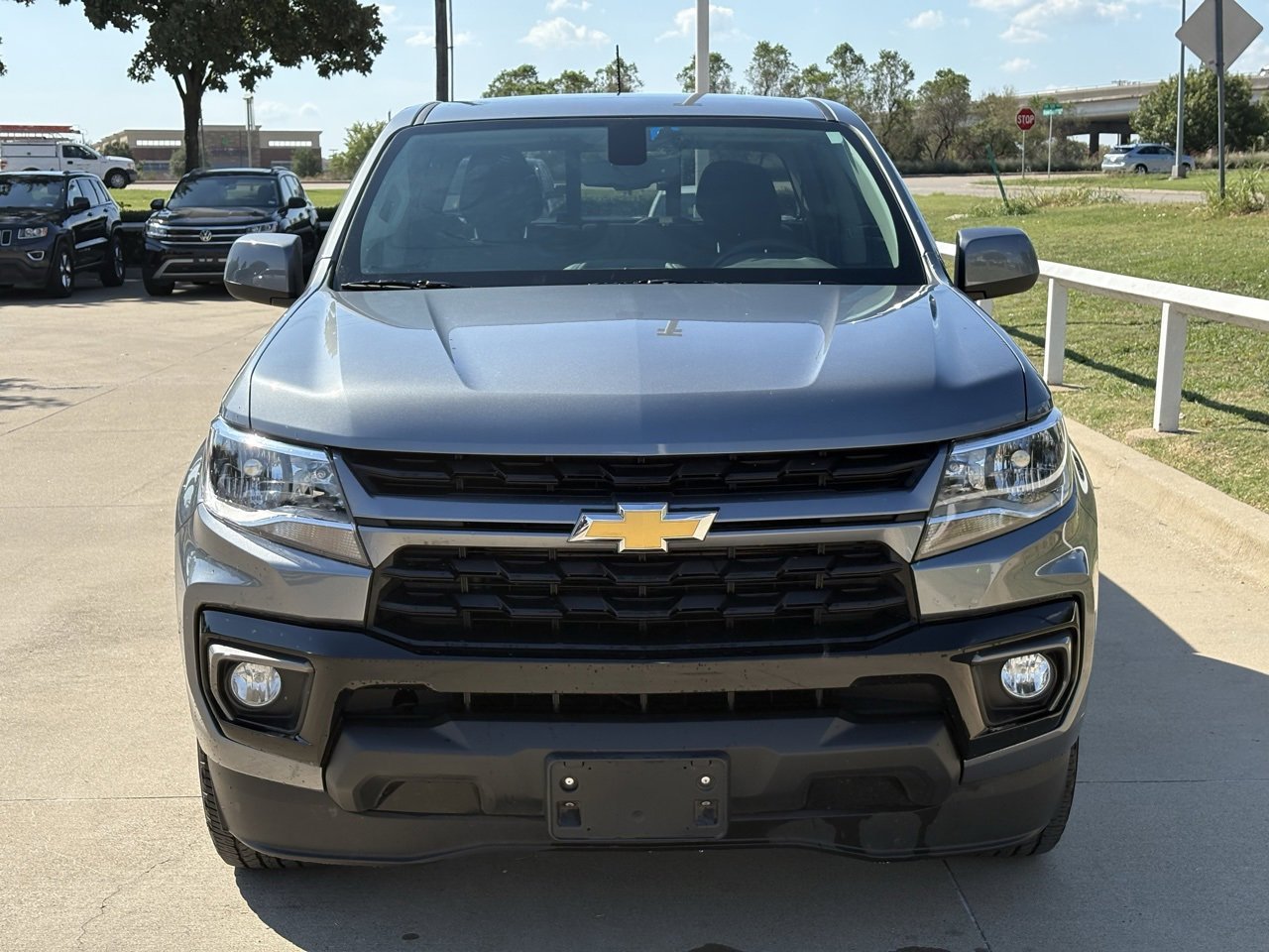 2022 Chevrolet Colorado LT photo 2