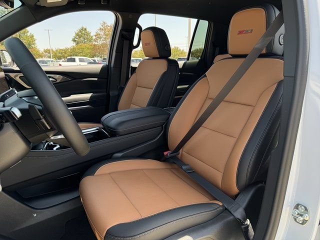 2027 Chevrolet Traverse Z71 - Photo 20