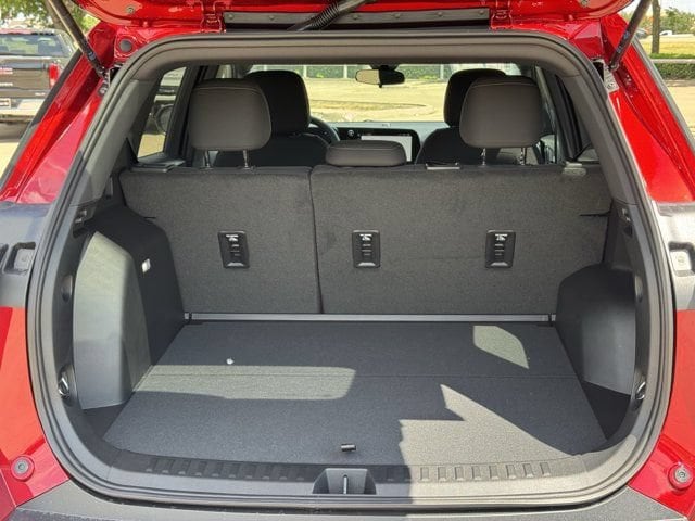 2027 Chevrolet Equinox LT - Photo 25