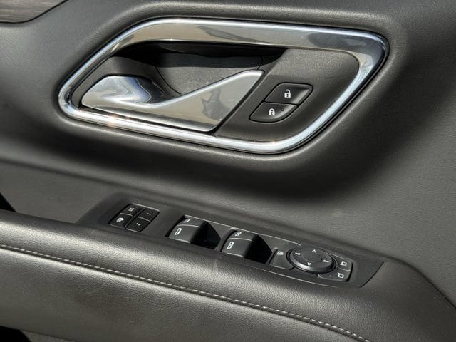 2024 Chevrolet Suburban LT - Photo 24
