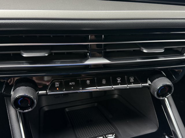 2027 Chevrolet Traverse LT - Photo 18