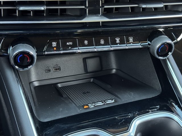 2027 Chevrolet Traverse LT - Photo 15