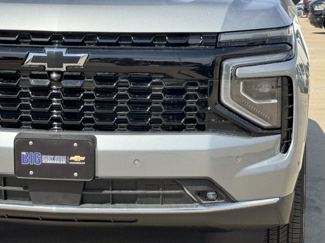 2026 Chevrolet Suburban LT - Photo 9