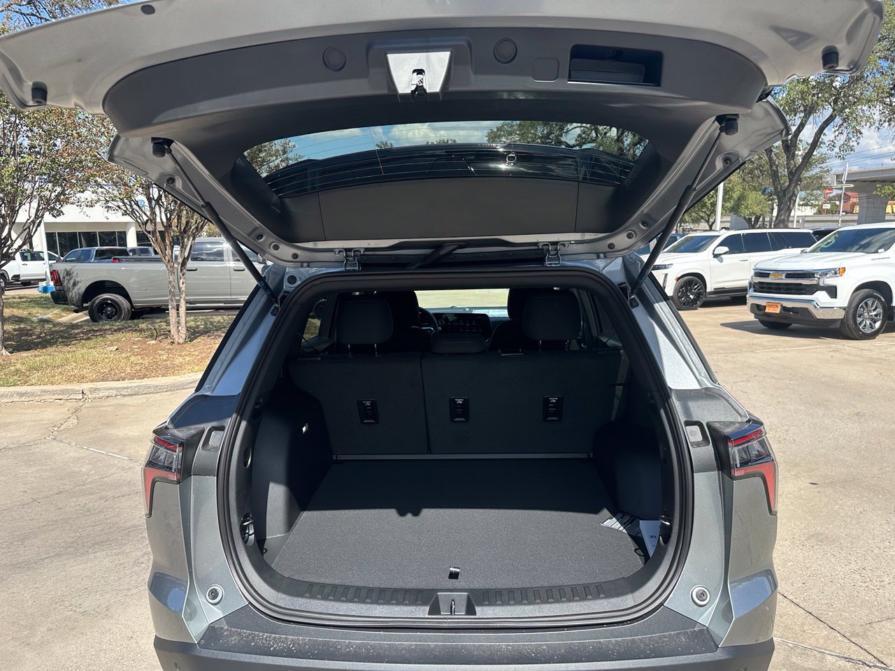 2027 Chevrolet Equinox LT - Photo 28