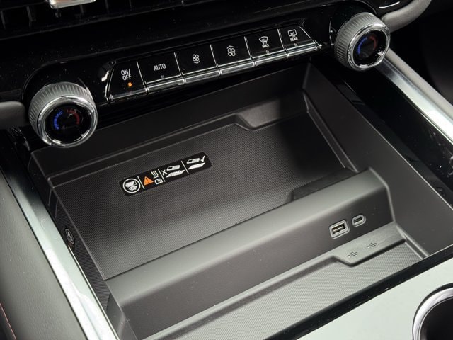 2026 Chevrolet Suburban RST - Photo 15