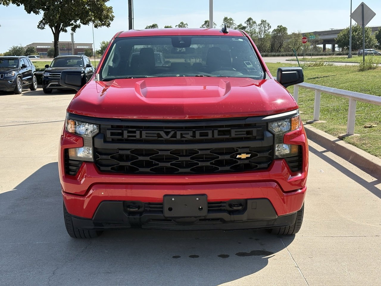2023 Chevrolet Silverado 1500 Custom photo 2