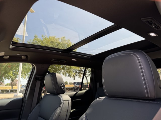 2027 Chevrolet Traverse LT - Photo 24