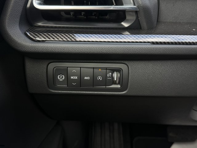 2027 Chevrolet Traverse Z71 - Photo 21