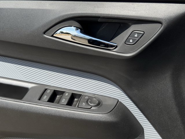 2027 Chevrolet Bolt LT - Photo 18