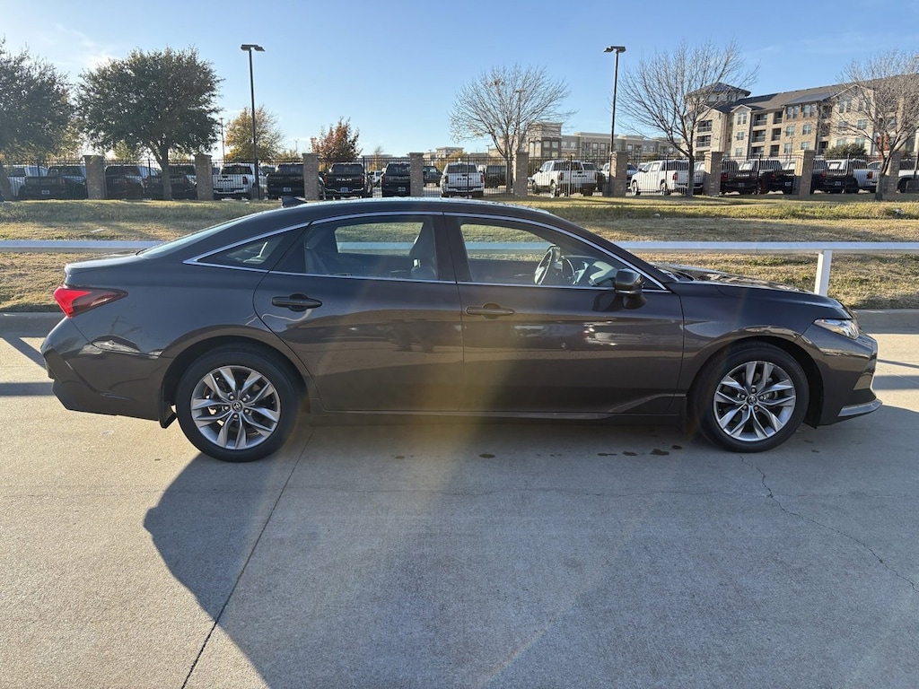 Used 2019 Toyota Avalon XLE Sedan