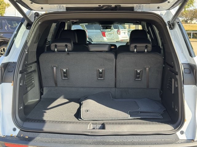 2027 Chevrolet Traverse LT - Photo 26
