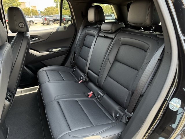 2027 Chevrolet Equinox LT - Photo 23