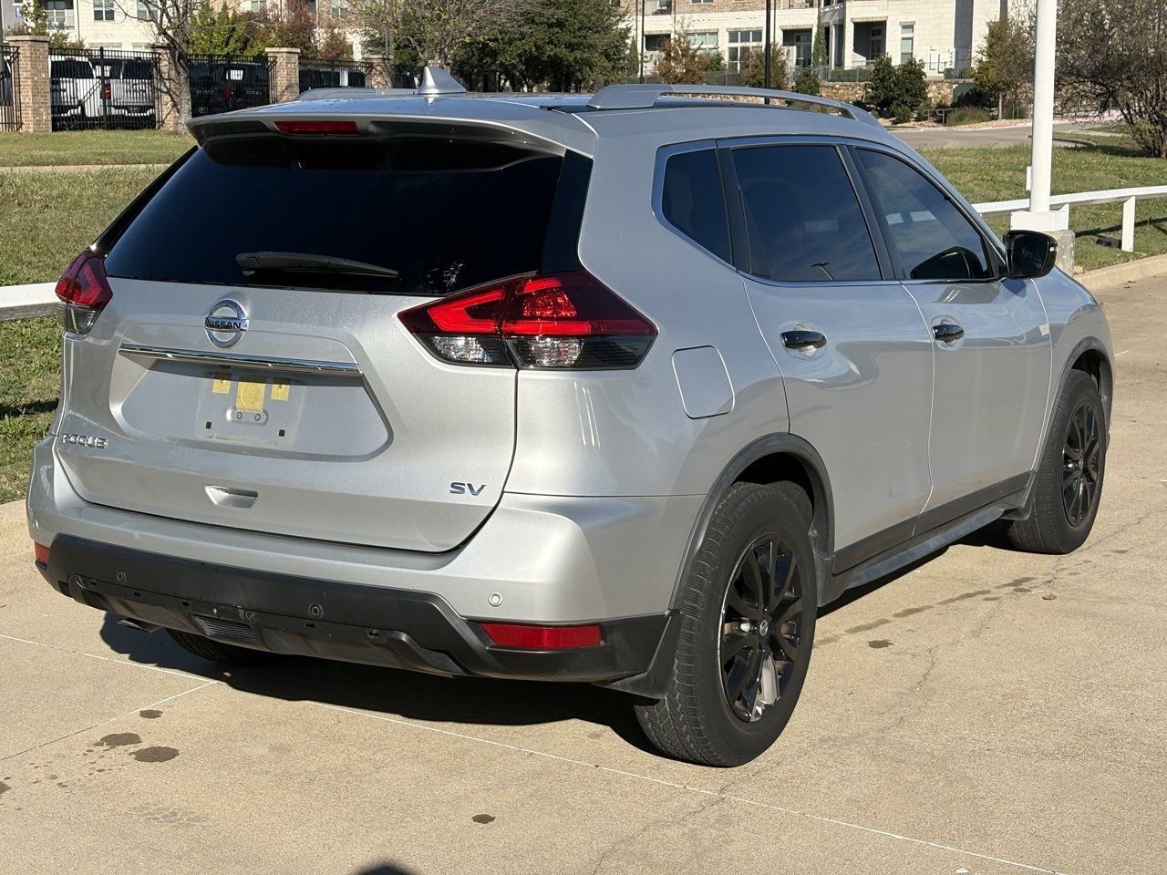 2020 Nissan Rogue SV photo 4