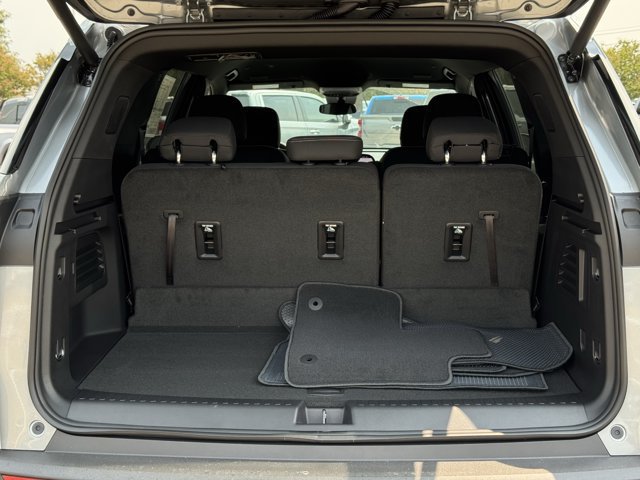 2027 Chevrolet Traverse LT - Photo 25