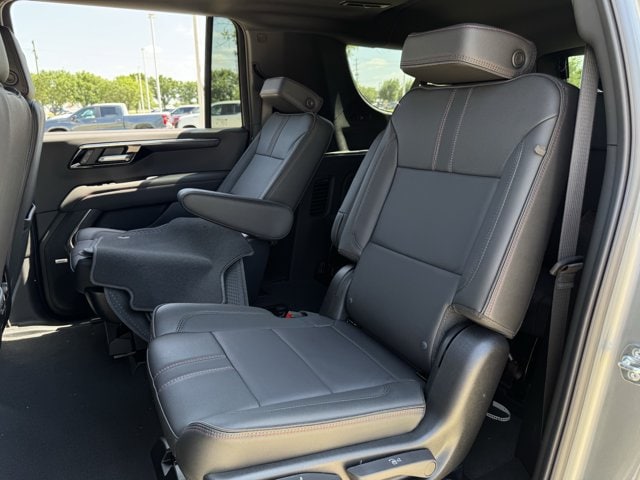 2026 Chevrolet Suburban RST - Photo 23