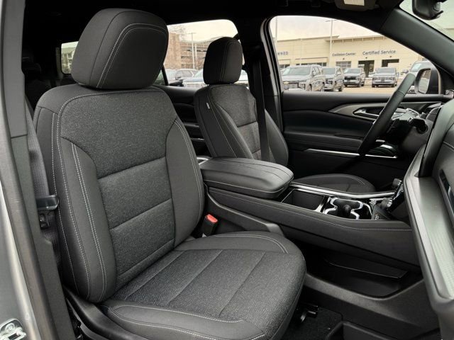 2025 Chevrolet Traverse LT - Photo 25