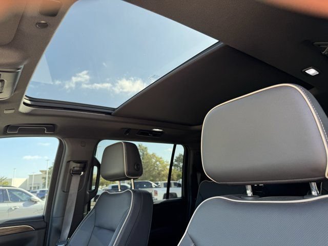 2024 Chevrolet Suburban Premier - Photo 33