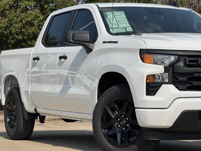 2026 Chevrolet Silverado 1500 Custom photo 3