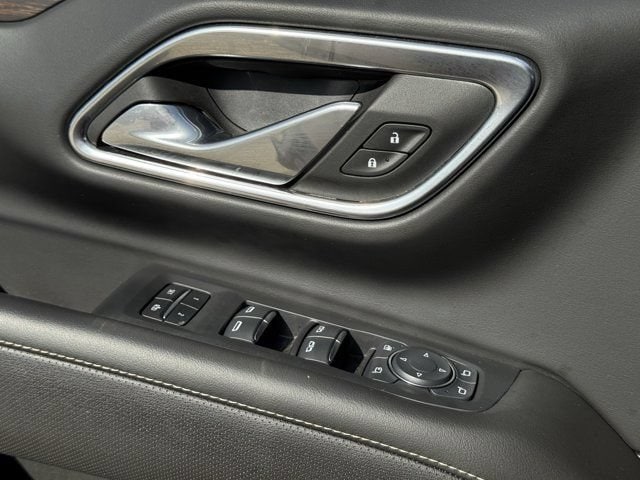 2024 Chevrolet Suburban Premier - Photo 25