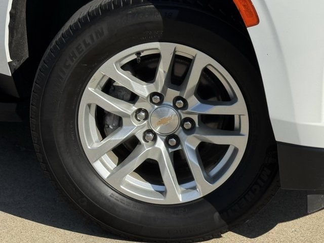 2024 Chevrolet Suburban LT - Photo 36