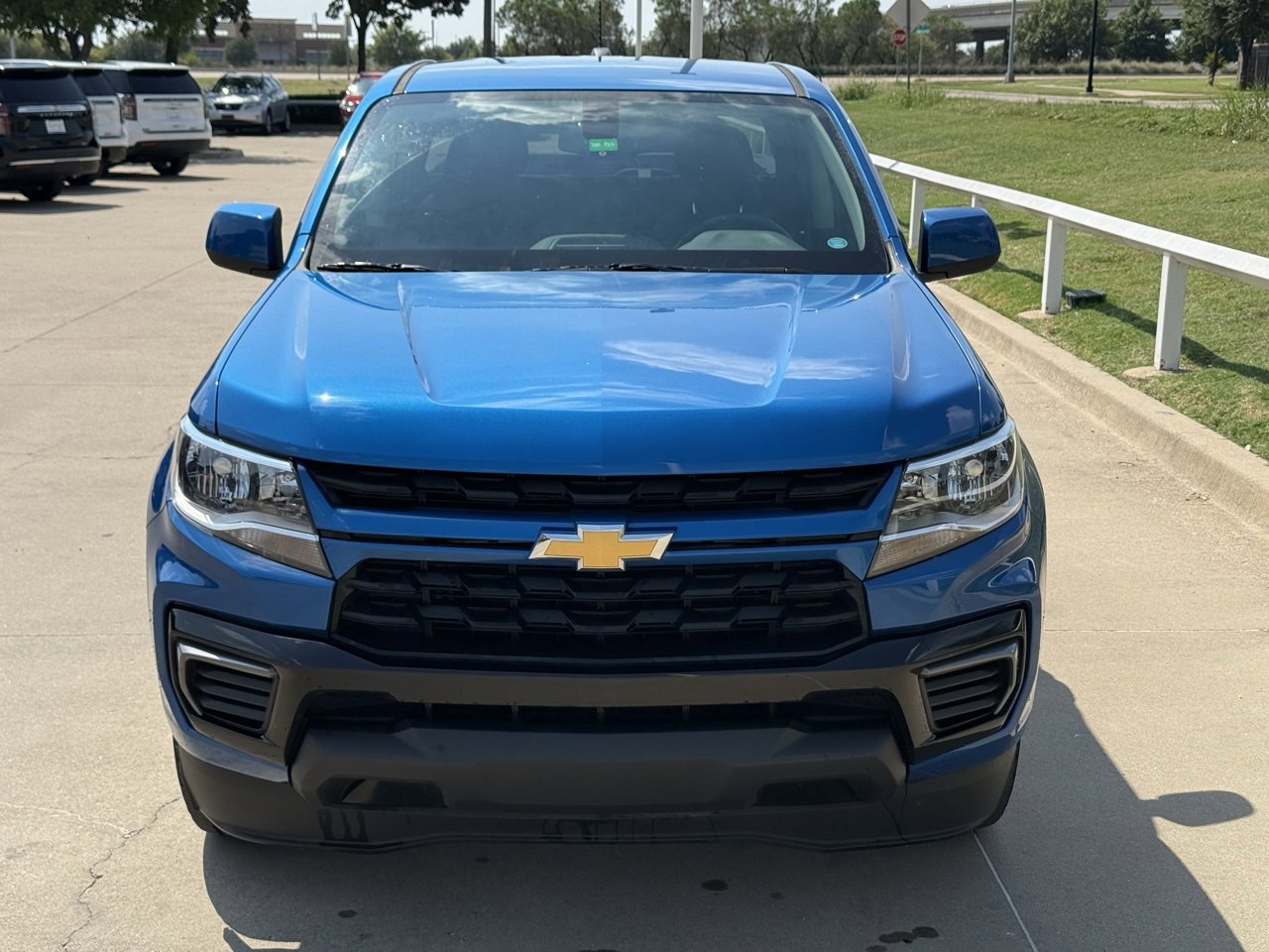 2022 Chevrolet Colorado LT photo 2