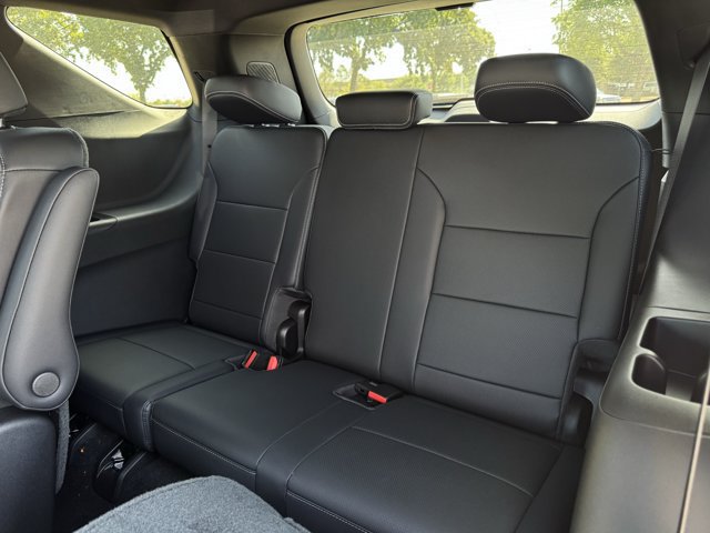 2027 Chevrolet Traverse LT - Photo 23