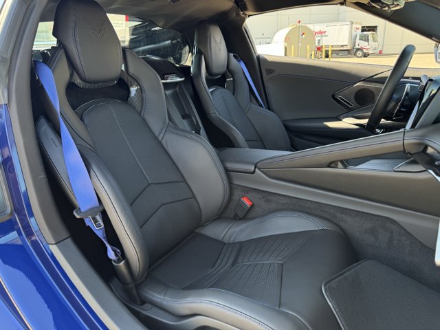 2027 Chevrolet Corvette Stingray 2LT - Photo 32