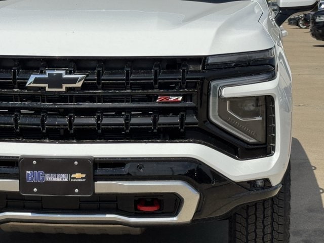 2026 Chevrolet Suburban Z71 - Photo 9
